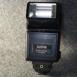 Sunpak Auto 30DX Thyristor Flash Unit Vintage Camera Accessory Preowned